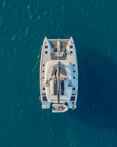 Spring Yacht - Deck View